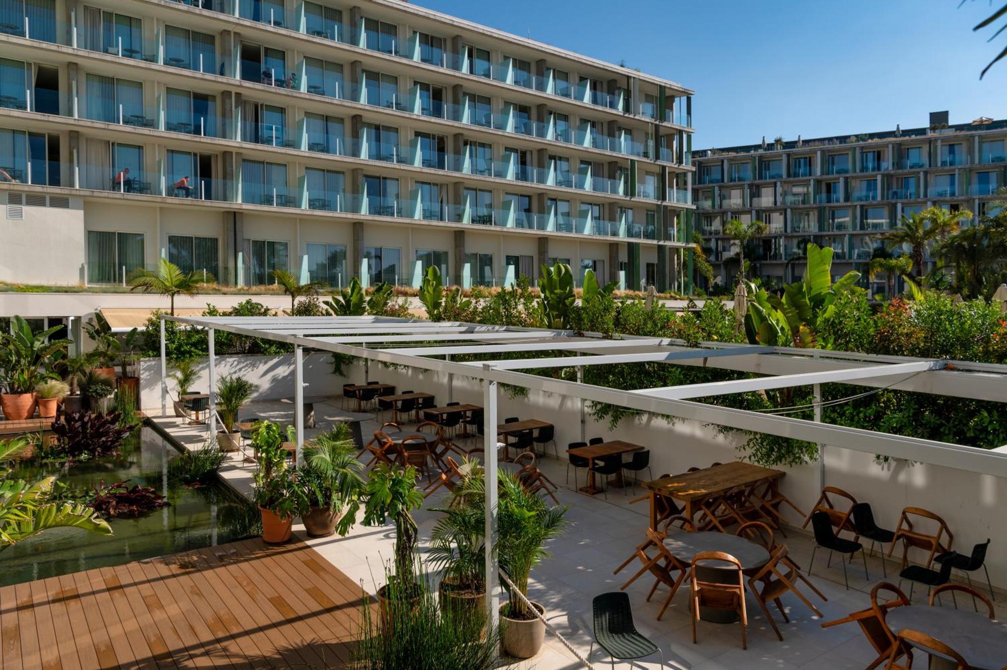 Atzavara & Hotel