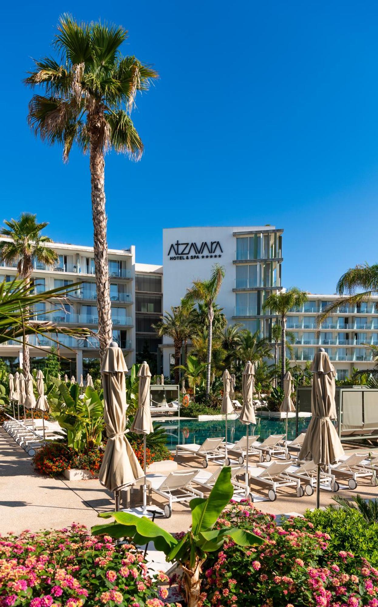 Atzavara & Hotel 5*